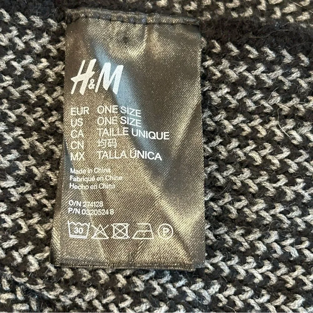 H&M Black/Gray Herringbone Winter Scarf
